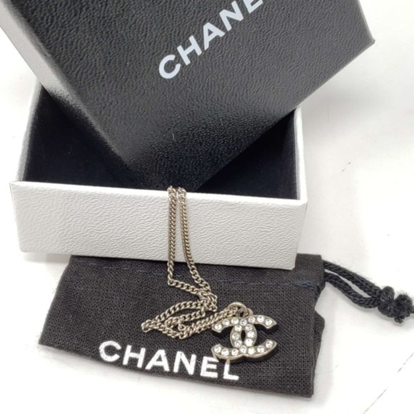 Authentic Chanel CC Necklace Silver Color - Picture 2 of 9